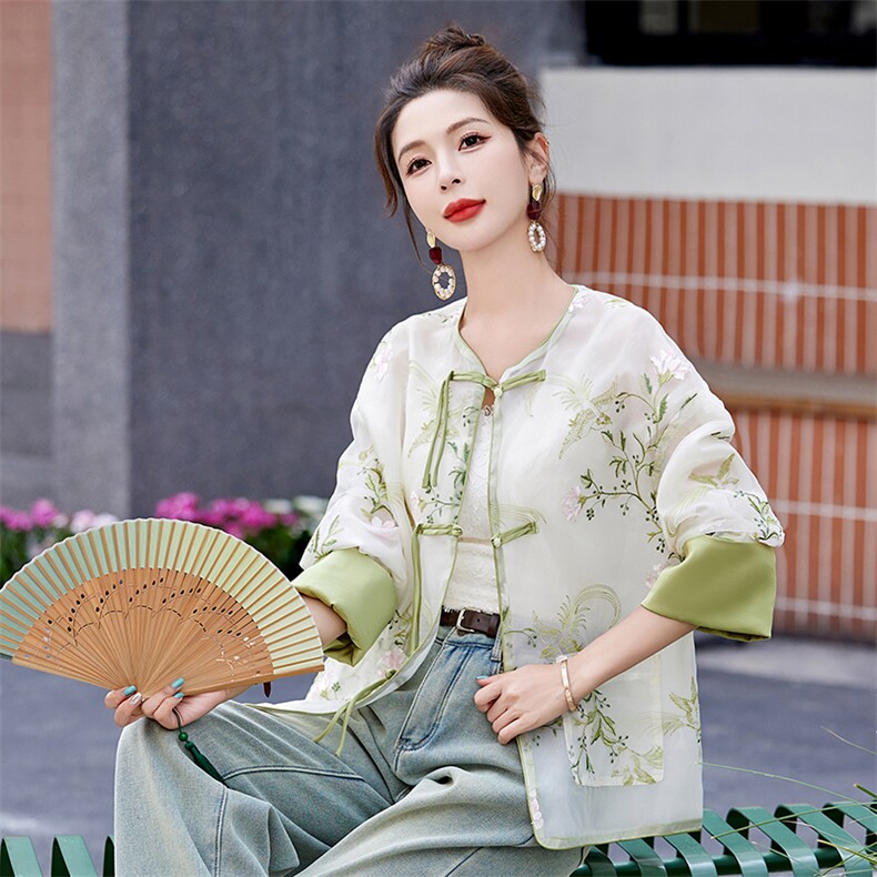 轻奢女装新中式国风盘扣绣花上衣薄款防晒衣优雅时尚清爽短款外套,女装短外套,众宇琦
