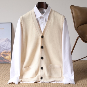秋冬新款纯色v领针织纽扣开衫时尚休闲风，男装针织衫/毛衣，冬季工坊