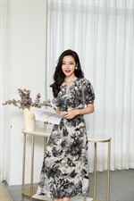 新款碎花气质连衣裙，女装连衣裙，蓝芝衣秀