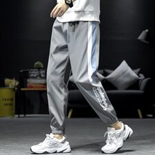 灰色