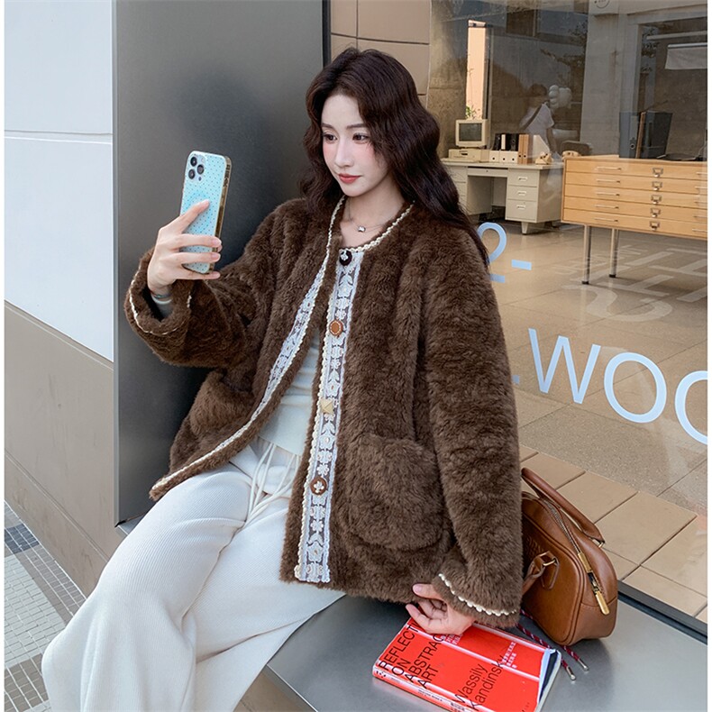 咖色皮毛一体羊羔毛外套女冬季2025新款韩版高级感毛绒短款棉衣,女装毛呢外套,2C120