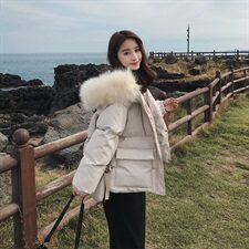 纯色2020冬季新款中长款休闲时尚舒适宽松配棉衣连帽配仿真毛领，女装棉衣/棉服，柒柒家