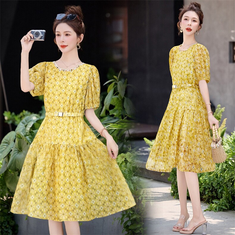 碎花连衣裙女2025年夏季新款小个子洋气时髦收腰显瘦中长款A裙子，女装连衣裙，韩宇舍