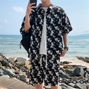 特批P50无差价夏季冰丝凉爽垂感蝴蝶印花痞帅潮流五分套装男TZ330图片