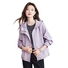 紫色短款连帽风衣外套女2025秋季新款小个子宽松百搭休闲夹克上衣，女装短外套，慕咨