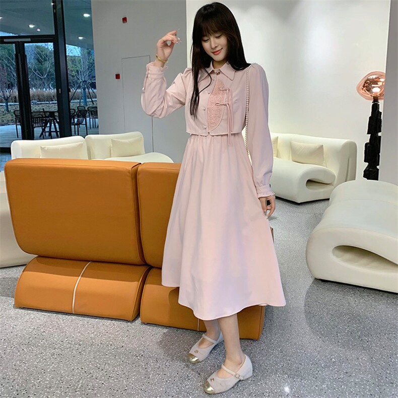 现货2024年春季女金典时尚潮流新中式复古盘扣网红假两件套连衣裙,女装连衣裙,煊芮熙