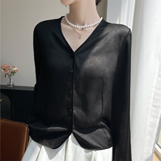 新中式国风缎面真丝长袖T恤女V领提花小衫宽松打底高级感上衣衬衫，女装T恤，羊特美羊绒