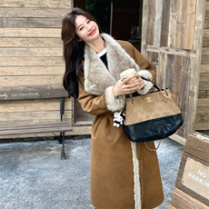 美拉德咖色皮毛一体羊羔毛厚外套女秋冬超火好看加绒派克棉服大衣，女装毛呢外套，2B190