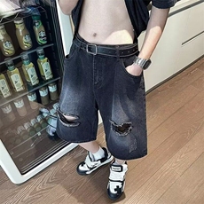 黑色