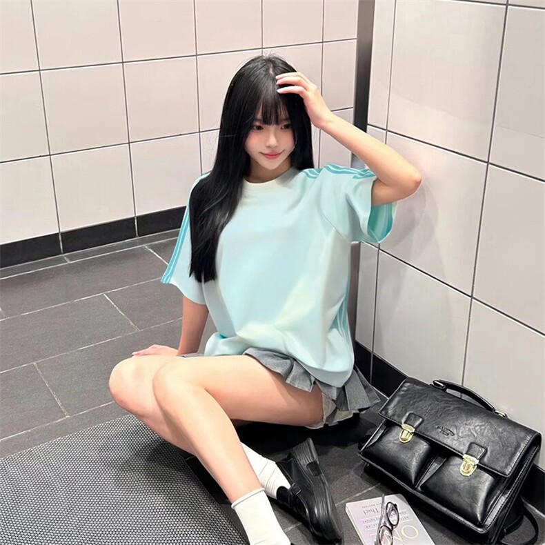 抖音得物品质二开240克宽松纯棉美式潮牌印花三条杠中性风短袖T恤,男装T恤,电商A486