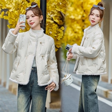 新中式国风盘扣羽绒服女2026冬新款水貂毛拼接刺绣气质白鸭绒外套，女装羽绒服，雅静靓衣