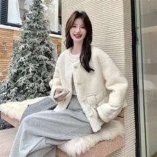 羊羔毛拼接羽绒服女冬季2025新款爆款高级感流行超火巨好看短款，女装羽绒服，2C198