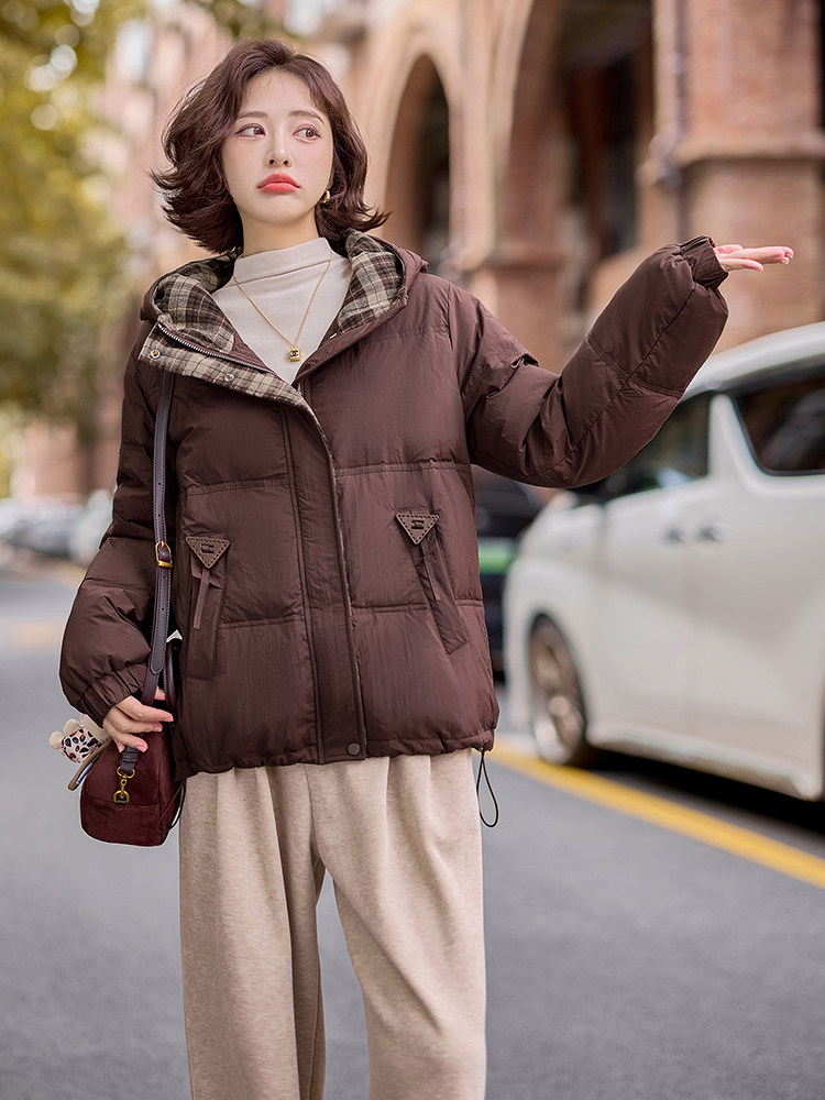 现货2024冬季新款百搭简约格子拼接连帽羽绒服外套,女装羽绒服,深水步