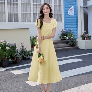 现货白色连衣裙女2025夏新款方领法式收腰显瘦气质泡泡袖长裙图片