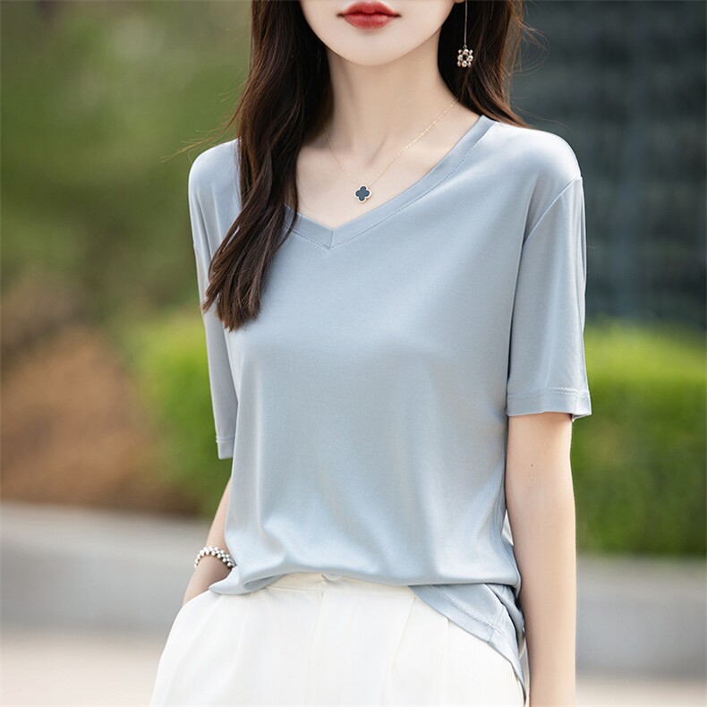 2025年秋季不连帽短袖修身型纯色日常短袖V领薄款,女装T恤,新胜羊绒