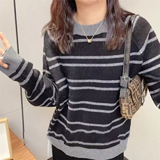 灰色