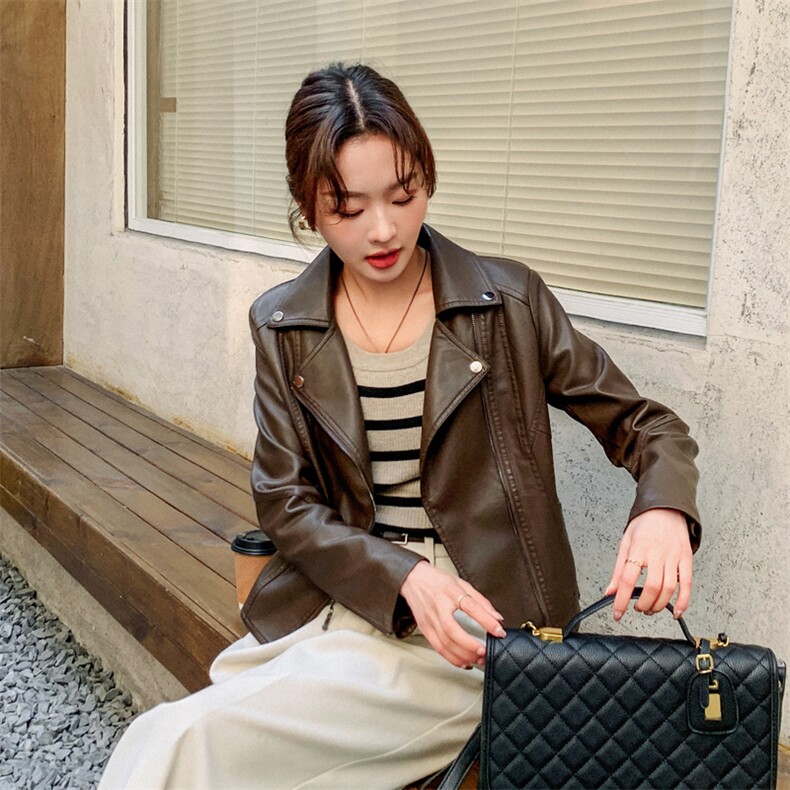 杭州正品2024年秋冬季西装领长袖短款皮衣女外套，女装皮衣，欣美人