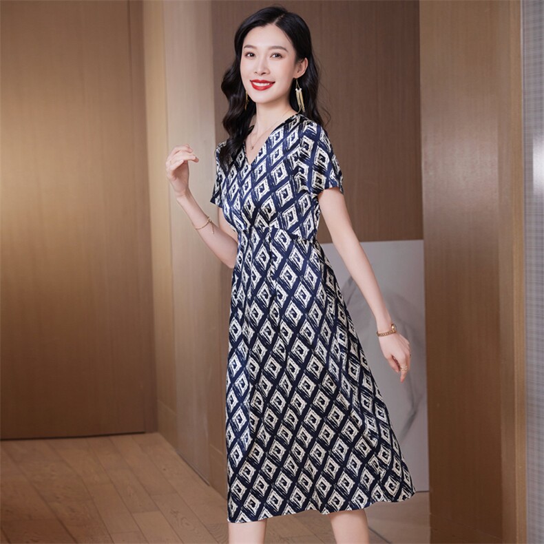 高级感缎面v领真丝连衣裙女夏天2024新款贵夫人妈妈装桑蚕丝裙子,女装连衣裙,阿舍尔精品