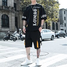 黑色
