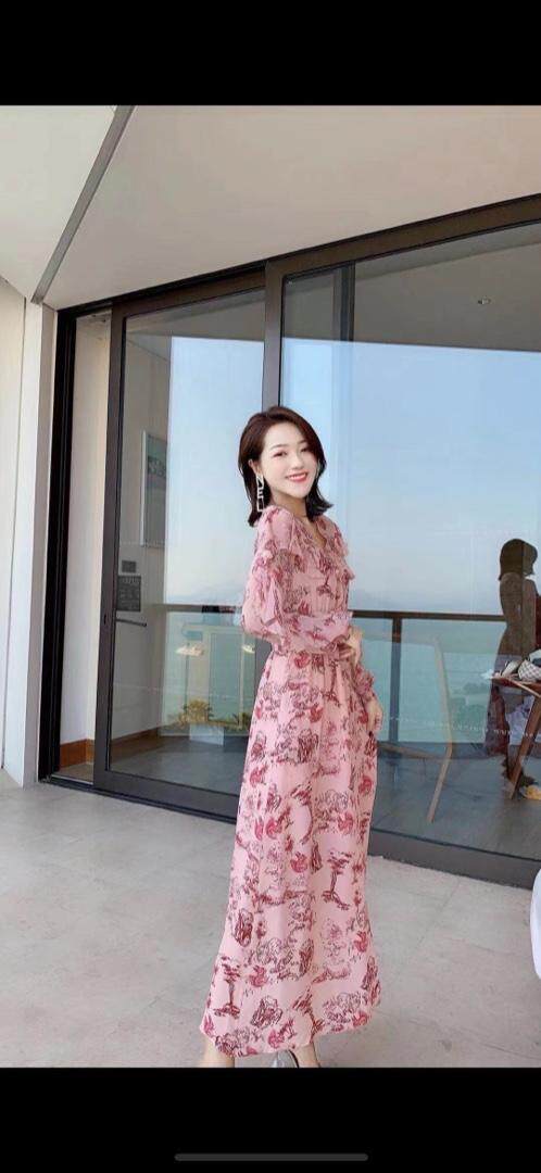 春季碎花连衣裙，女装连衣裙，蓝芝衣秀