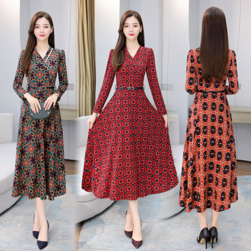 现货秒发2023春秋装新款大摆修身复古印花V领长款显瘦女连衣裙,女装连衣裙,星宇服饰
