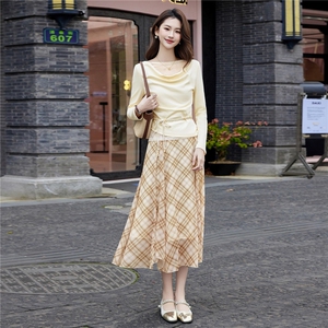 现货2026年春季女新款通用时尚气质优雅针织上衣格子连衣裙两件套图片