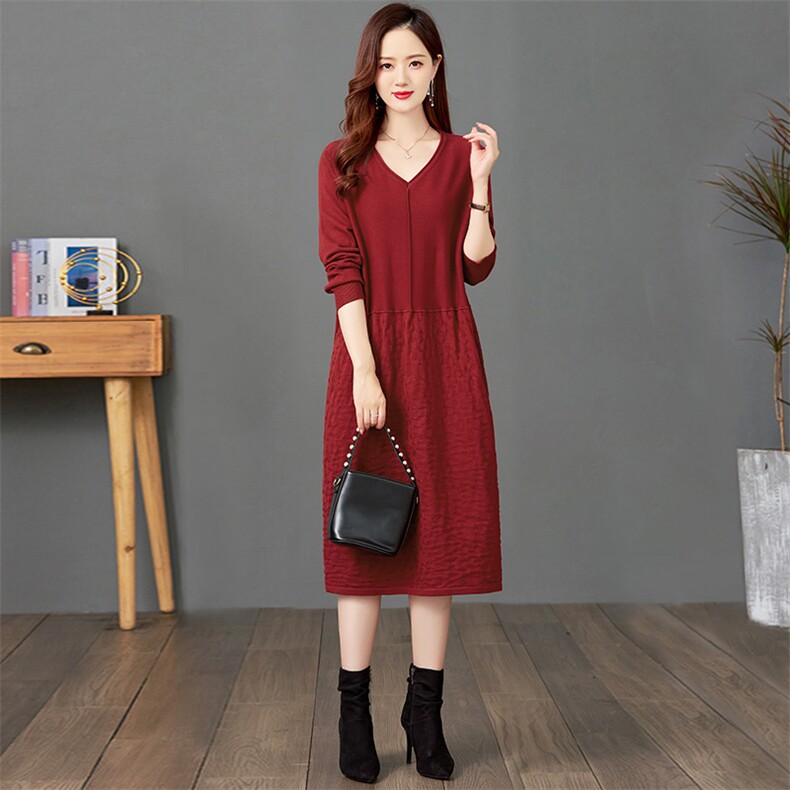 2025秋冬季新款配大衣中长款红色毛衣裙女大码宽松针织羊毛连衣裙，女装羊毛衫，艾米
