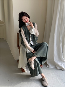 设计感连衣裙打配牛仔马甲套装女春夏季小众阔腿裤三件套减龄图片