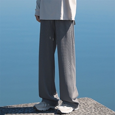 深灰色