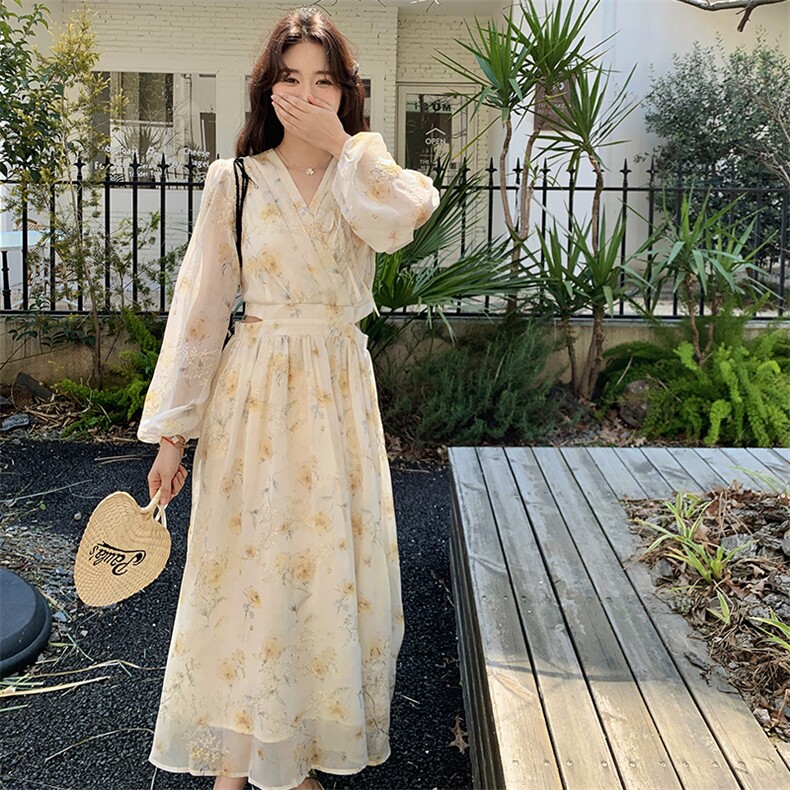 茶歇法式v领碎花连衣裙女2025夏季新款小心机露腰气质显瘦长裙潮,女装连衣裙,浙宝305