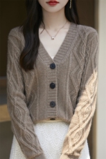 V领菱形扭花100%纯羊毛开衫女宽松慵懒风羊绒衫长袖针织外套毛衣，女装羊毛衫，昭美羊绒