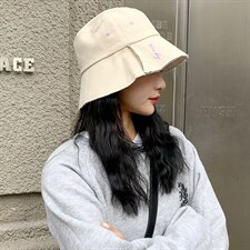 米白色