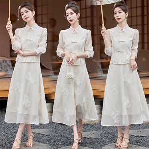 新中式开春穿搭一整套2025新款绣花复古中国风套装半身裙子两件套图片