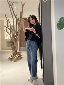 春季新款直筒牛仔裤图片