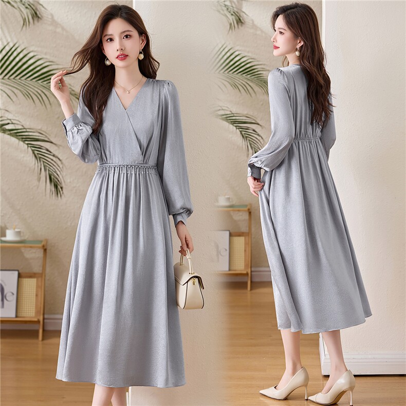 2026夏装新款简约时尚气质v领修身连衣裙，女装连衣裙，美沁
