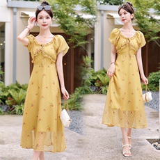 碎花连衣裙2025夏新款高端气质法式纯欲甜美木耳边收腰雪纺仙女裙，女装连衣裙，难舍钰依