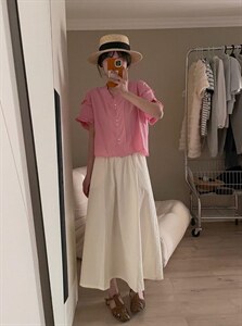 夏季新款现货，木耳边小衫图片
