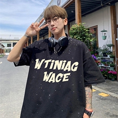 黑色