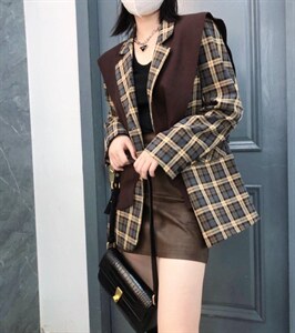 格子西服图片