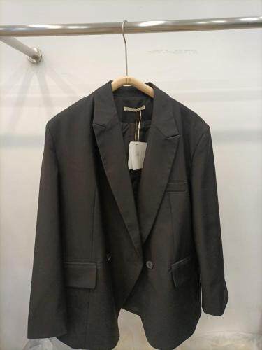 西装两色米/黑，女装西装，ENGE