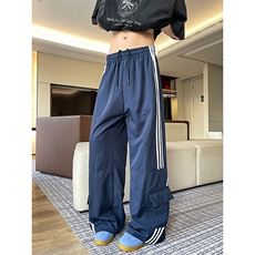 藏青色