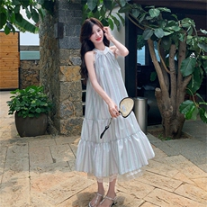 海边度假挂脖连衣裙女2025夏季新款法式巨好看气质绝美仙女长裙子，女装连衣裙，2C375