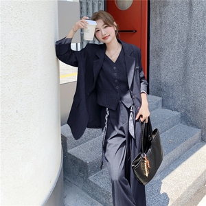 高级感慵懒宽松休闲西装显瘦马甲气质长裤三件套女秋2025新款图片