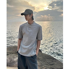 灰色亨利领针织短袖男款夏季老钱风肌理感正肩t恤cleanfit五分袖，男装T恤，星座506A