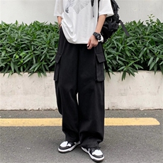 黑色