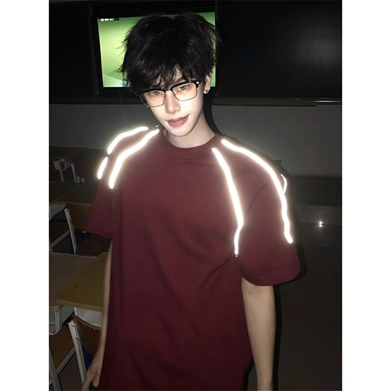 抖音得物二开240克宽松纯棉美式高街夜光反光工艺辑线短袖T恤,男装T恤,电商A486-1