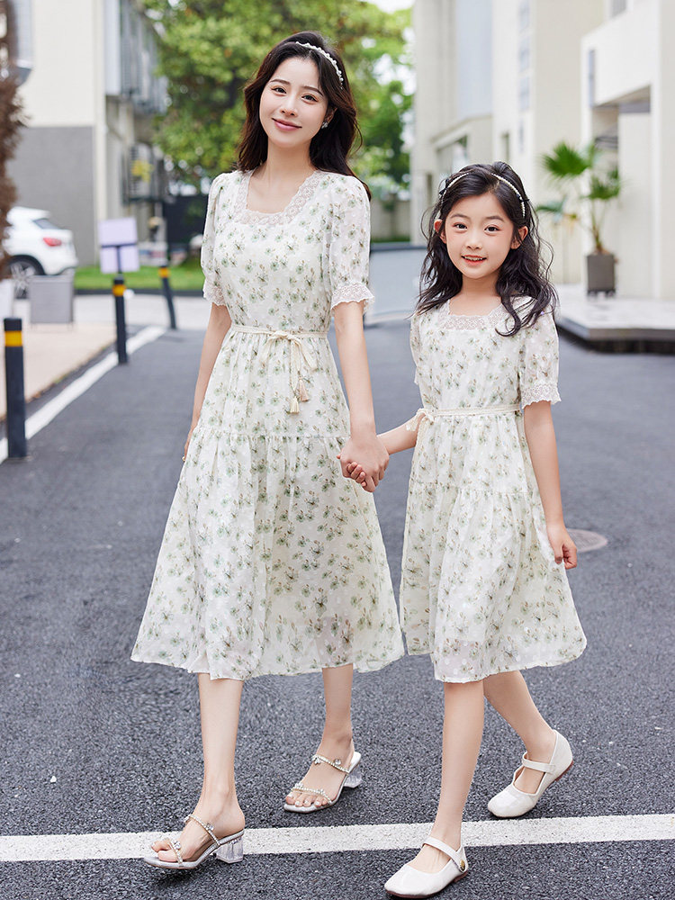 2023夏季新款雪纺印花法式亲子连衣裙甜美优雅显瘦长裙,女装连衣裙,安之芮娜