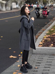 2024秋季新款三两口连帽开衫女时尚百搭宽松上衣图片