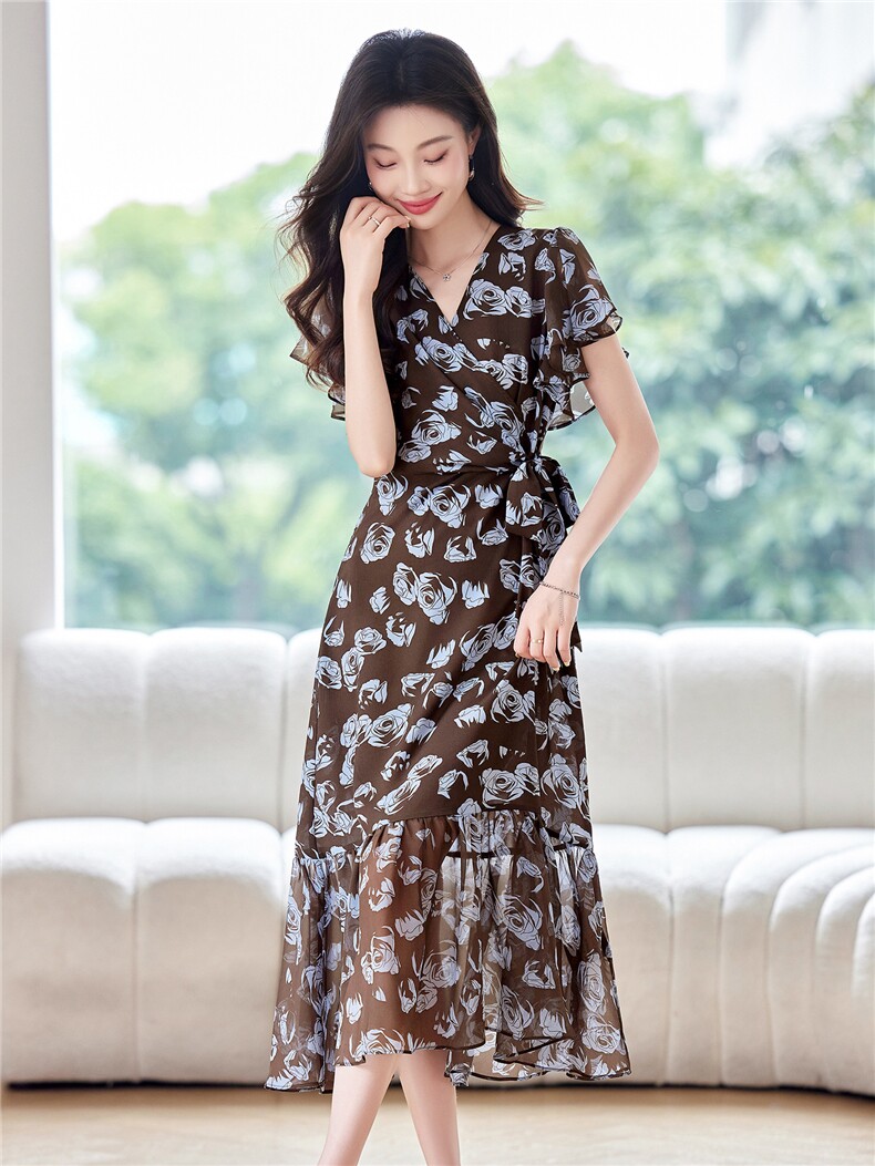 法式绝美玫瑰印花连衣裙女2025夏新款荷叶边收腰显瘦气质V领裙子,女装连衣裙,布芭啦