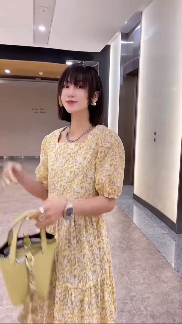 新款时尚方领碎花连衣裙,女装连衣裙,L·H·X